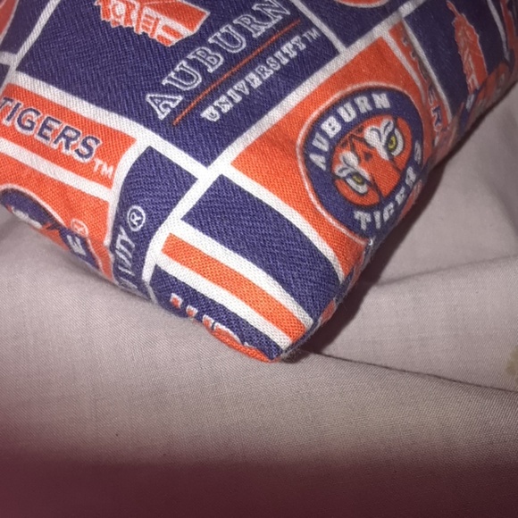 Auburn pillow - Picture 4 of 5